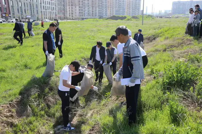 В КАРАТАУСКОМ РАЙОНЕ ПРОШЛА АКЦИЯ ЧИСТОТЫ В РАМКАХ ПРОГРАММЫ «ТАЗА КАЗАХСТАН» (3)