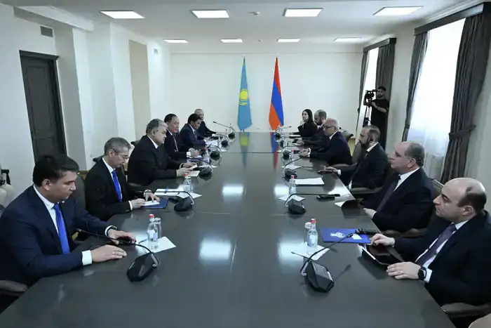 Казахстан и Армения обсуждают новые направления сотрудничества в торговле, искусственном интеллекте и атомной энергетике