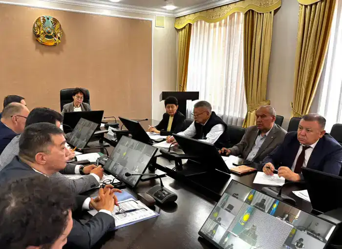 Регулирование социальных и трудовых отношений рассмотрели в акимате Акмолинской области (3)