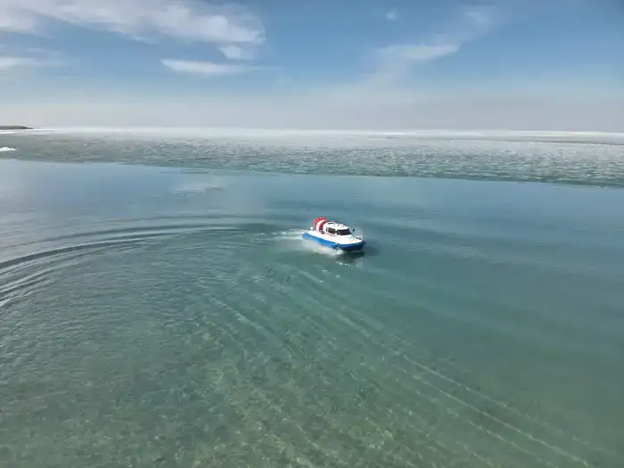 Спасатели МЧС патрулируют на озере Балхаше (8)