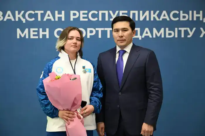 В Казахстане наградили спортсменов, вошедших в ТОП-10 на зимних Олимпийских и Паралимпийских играх (6)