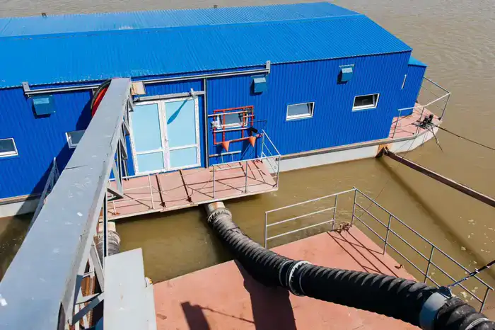 Аким области ознакомился с работой фильтровальной станции №5 в селе Береке (8)