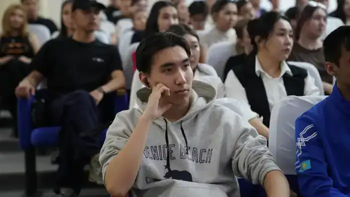 В Жетісу молодежь представила IT-стартапы на интенсиве по искусственному интеллекту