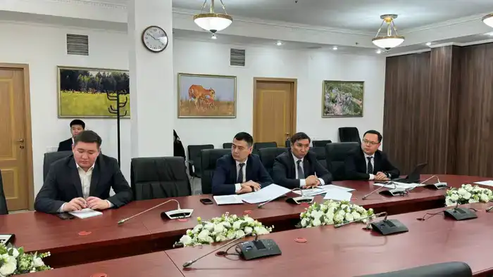 На дне Арала ученые оживляют заброшенный мир!