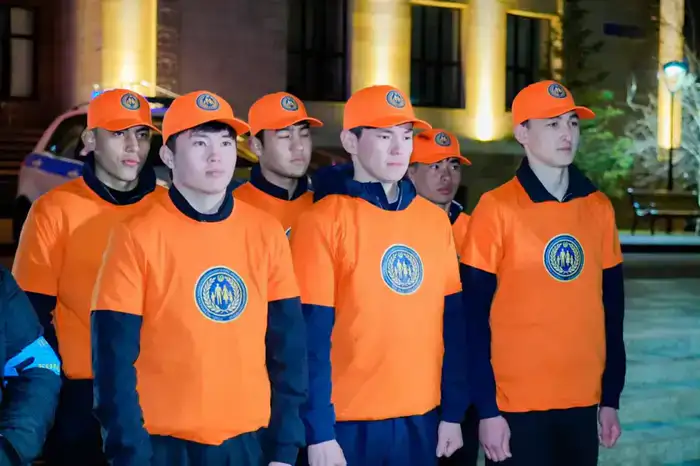 «Закон и порядок»: в Астане прошел ночной рейд по профилактике правонарушений (8)