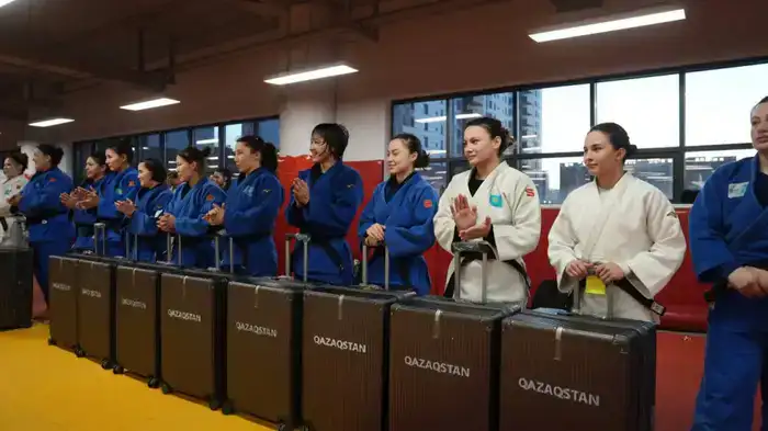 Национальные сборные Казахстана получили полный комплект спортивной экипировки