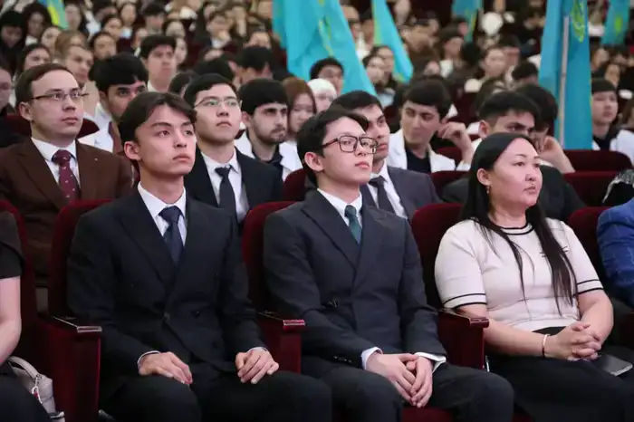 ФОРУМ СТУДЕНТОВ МЕДИЦИНСКИХ ВУЗОВ В АЛМАТЫ: СОЦИАЛЬНЫЕ АСПЕКТЫ НОВОЙ КОНСТИТУЦИИ ОПРЕДЕЛЯЮТ БУДУЩЕЕ СТРАНЫ (3)