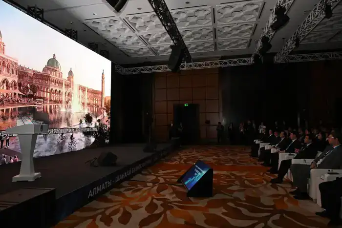 Генеральный консул КНР: Алматы и Шанхай формируют новые точки роста в ИИ и «зеленой» экономике (5)