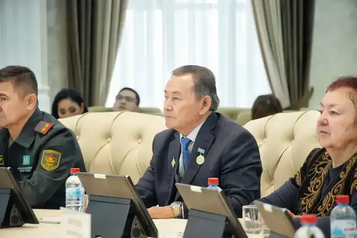 В городе Уральск состоялась республиканская конференция, приуроченная к 125-летию генерала Шакира Жексенбаева (2)