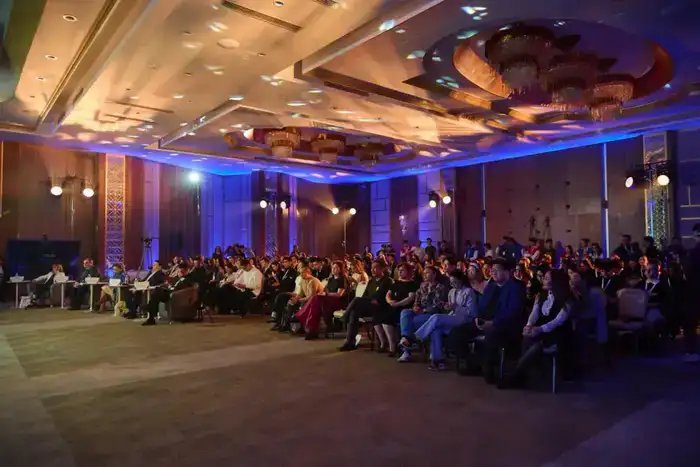 Вице-министр юстиции Республики Казахстан Даниель Ваисов выступил на втором международном кейс-чемпионате в сфере права International Legathon MaxUP 2026, который прошёл в Maqsut Narikbayev University (2)