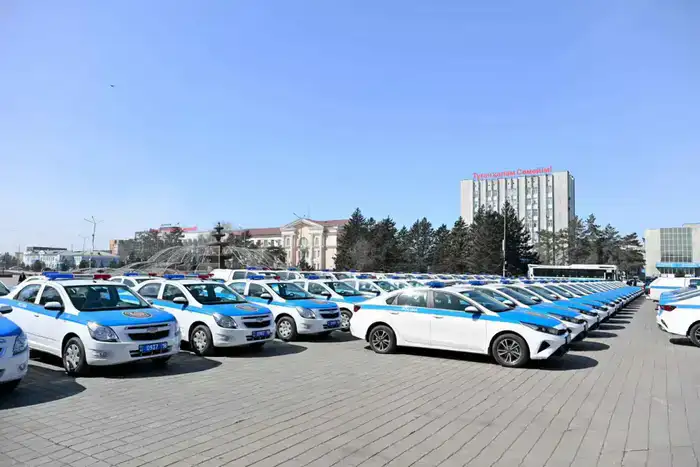 Полицейским области Абай передано 137 служебных автомобилей (2)