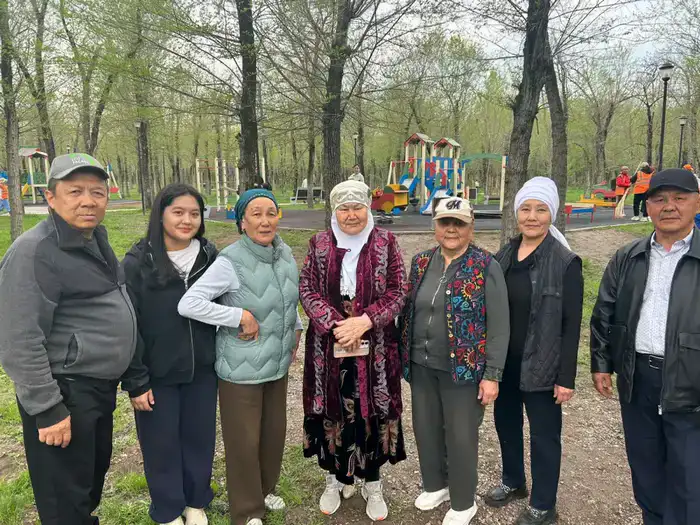 Свыше 2 тыс. жителей приняли участие в субботнике в Турксибском районе Алматы (4)