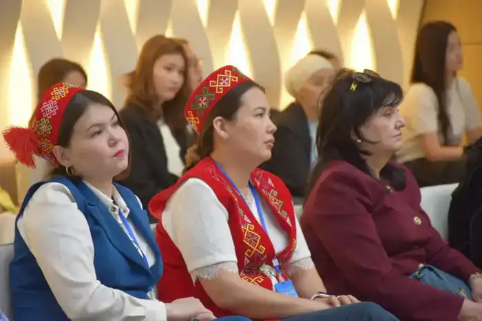 В ТУРКЕСТАНЕ ПРОШЛА МЕЖДУНАРОДНАЯ НАУЧНО-ТЕОРЕТИЧЕСКАЯ КОНФЕРЕНЦИЯ (4)