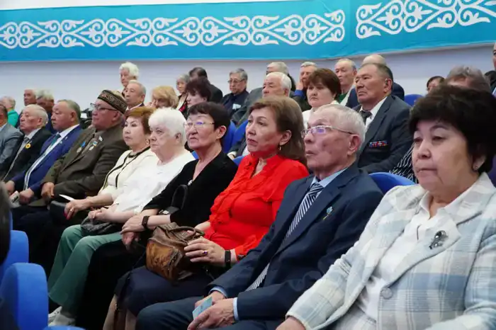 Более 100 делегатов приняли участие в XI конференции совета ветеранов Акмолинской области (2)