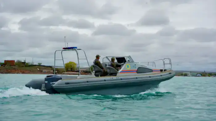 Спасатели МЧС патрулируют на акватории Капчагайского водохранилища (5)