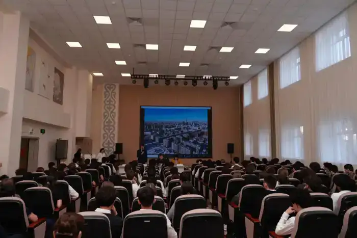 «У легких денег тяжелые последствия»: в Астане школьникам и студентам колледжей показали короткометражный фильм (10)