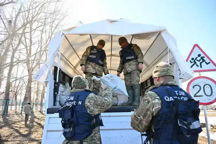 Фактов подтопления жилых домов не зафиксировано: аким области посетил село Бозтал (8)