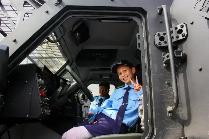 Школьники полицейских классов трёх районов ВКО побывали на экскурсии в Департаменте полиции (6)