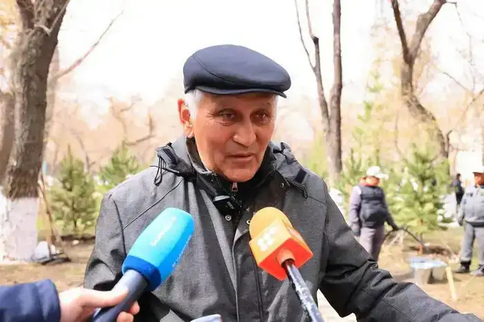 «Таза Қазақстан»: В Караганде за день посадили 400 деревьев (7)