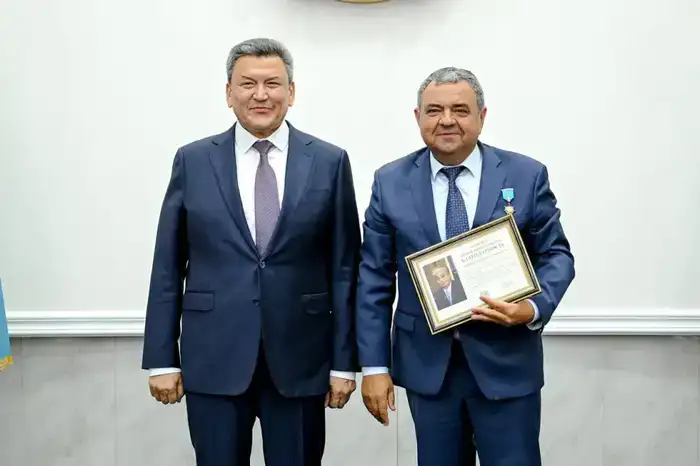 В СКО отметили заслуги общественников, тружеников и молодежи (7)