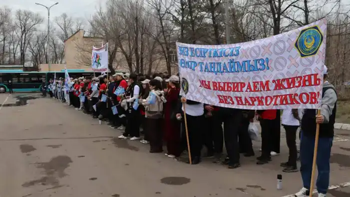 Караганда усиливает борьбу с наркотиками: свыше 2000 наркограффити ликвидировано в ходе масштабной акции (2)