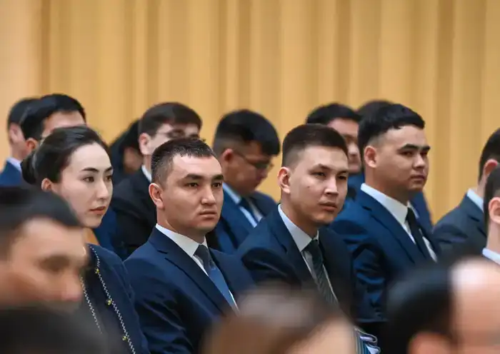 Проведена встреча с молодыми госслужащими (10)