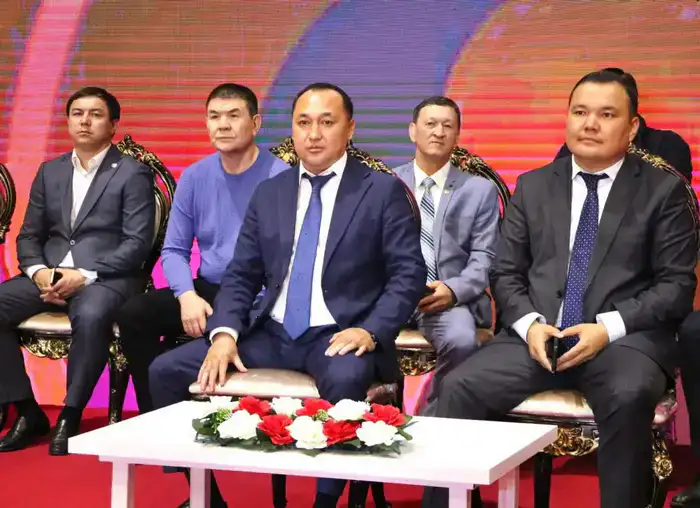 В ТУРКЕСТАНЕ СТАРТОВАЛ ЧЕМПИОНАТ СТРАНЫ СРЕДИ МАСТЕРОВ БОРЬБЫ (5)