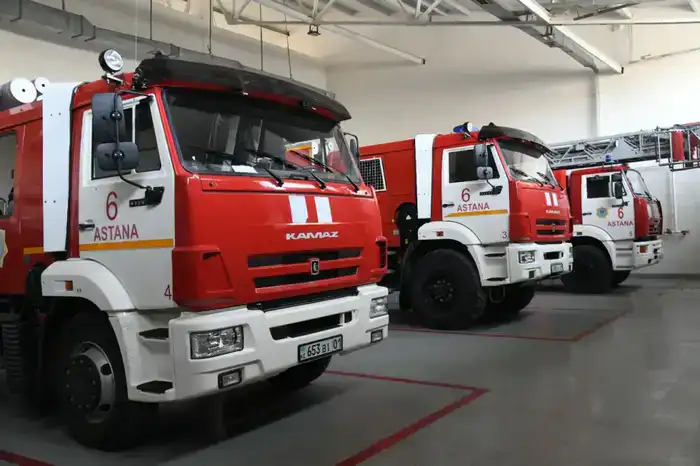 Предупреждение автопожаров: столичные спасатели обратились к водителям (4)