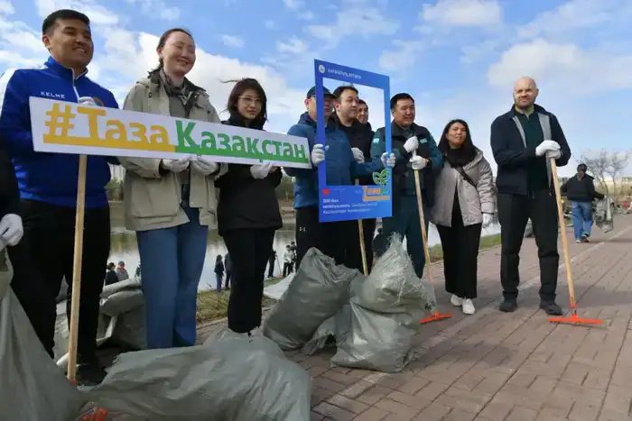 Около 30 тыс. человек и 100 тонн мусора: в Астане прошла масштабная экоакция «Таза қала» (5)