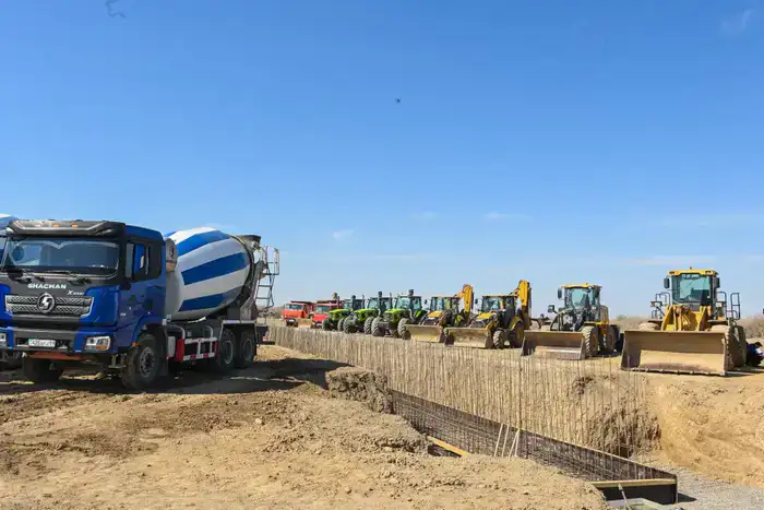 В Сырдарьинском районе начато строительство завода по глубокой переработке кукурузы (2)