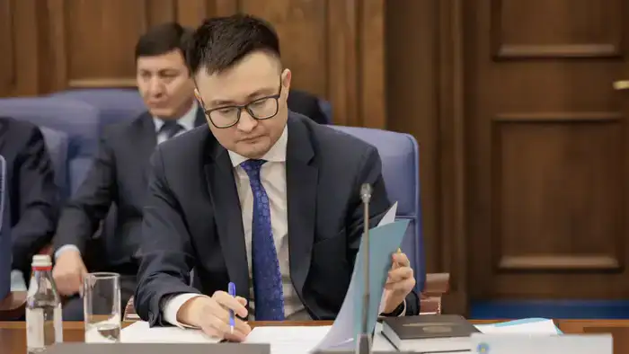 Ежегодное заседание Комиссии по мониторингу за расходованием средств из Нацфонда прошло в ВАП РК (6)