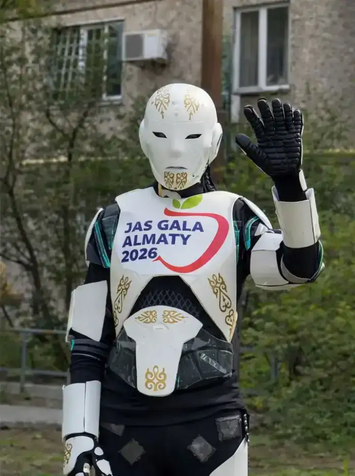 В восьми районах Алматы за один день вывезено свыше 2,5 тыс. кубометров отходов (5)