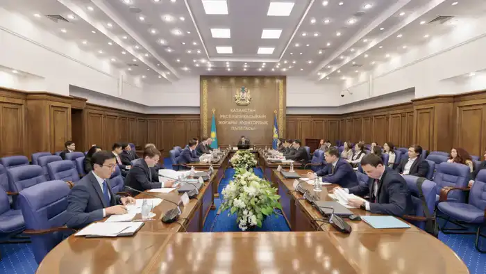 Ежегодное заседание Комиссии по мониторингу за расходованием средств из Нацфонда прошло в ВАП РК (10)