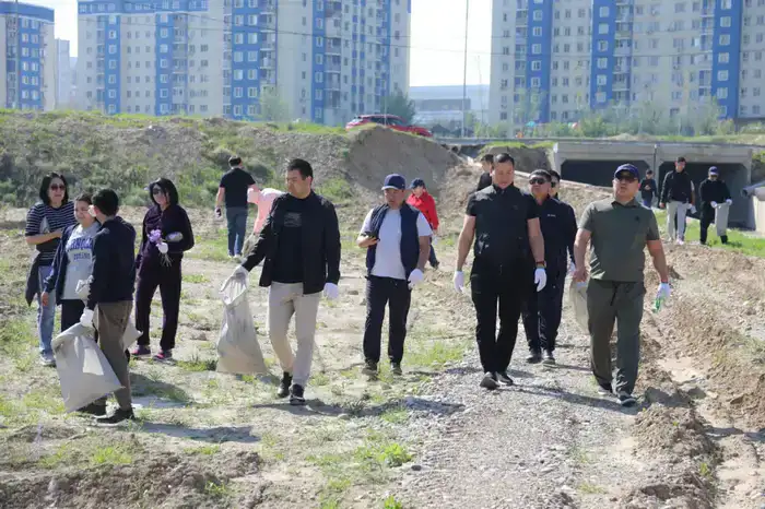 В КАРАТАУСКОМ РАЙОНЕ ПРОШЛА АКЦИЯ ЧИСТОТЫ В РАМКАХ ПРОГРАММЫ «ТАЗА КАЗАХСТАН» (4)