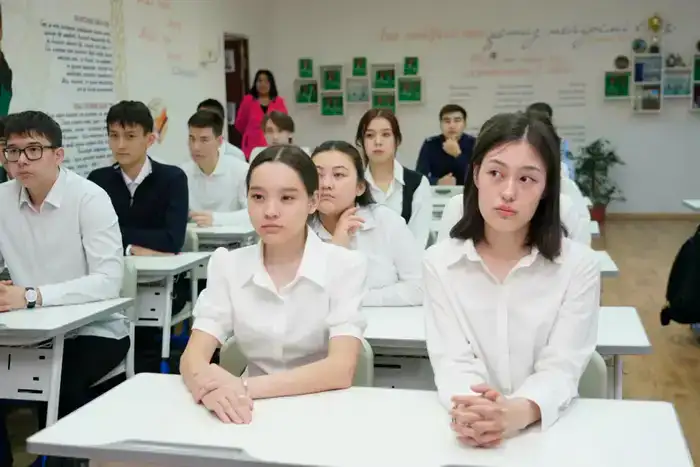 «Закон и порядок»: в Астане для школьников организовали урок безопасности и классный час (4)