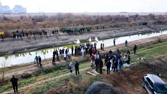 Субботник в Астане экология акция Таза Қазақстан участие банкиры