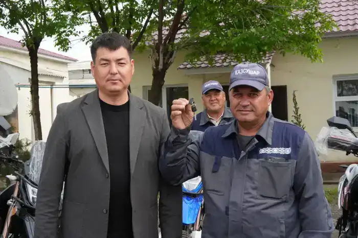 130 мотоциклов предоставлено филиалам РГП «Казводхоз» Министерством водных ресурсов и ирригации (4)