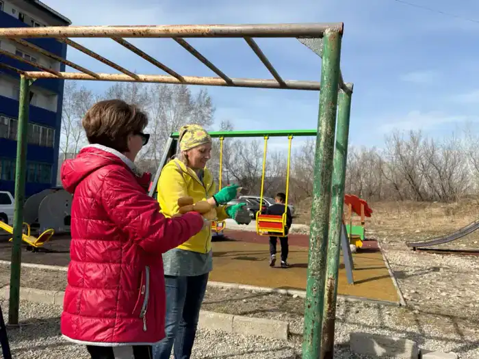 Жители Риддера на субботнике собрали более 5 тонн мусора (3)