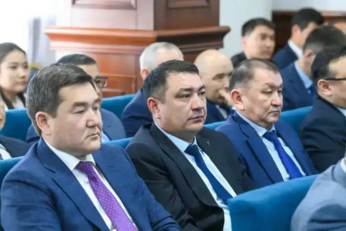 Обсужден ход реализации комплексного плана (4)