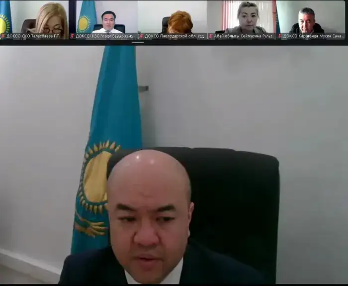 Обсуждение педагогической этики и лицензирования образовательной деятельности на аппаратном совещании
