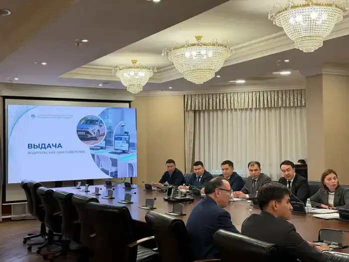 Жаслан Мадиев анонсировал новые меры для улучшения процесса сдачи экзаменов на водительские права