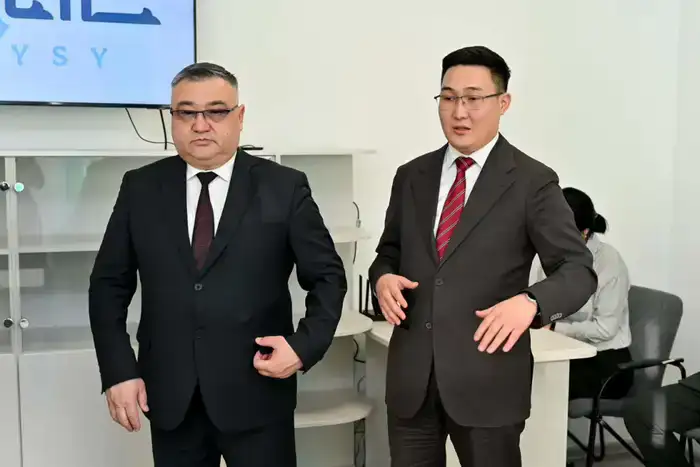 Аким области провел личный прием граждан (9)