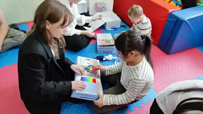 Книга, открывающая мир дружбы: молодёжь Карагандинской области создала проект для детей с синдромом Дауна