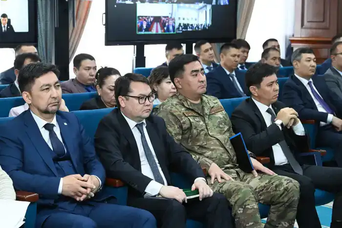 Обсуждён ход выполнения показателей социально-экономического развития региона (4)