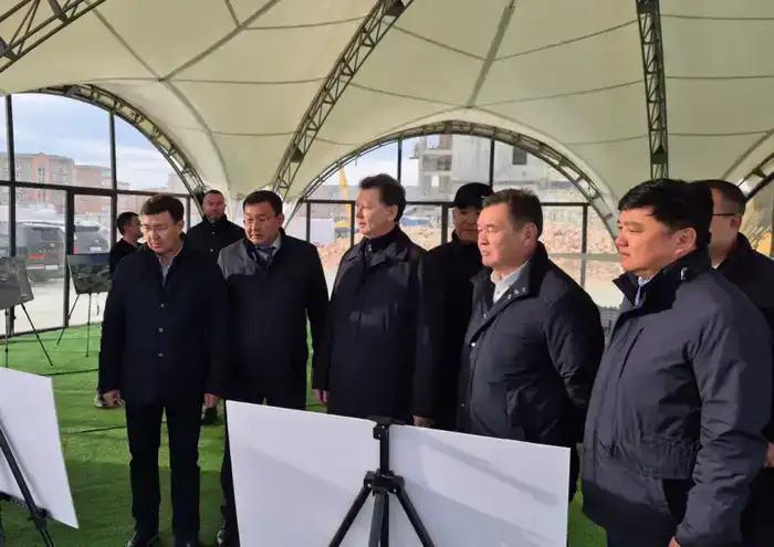 Депутаты Парламента проверили ход строительства больницы и жилых домов в Кызылорде