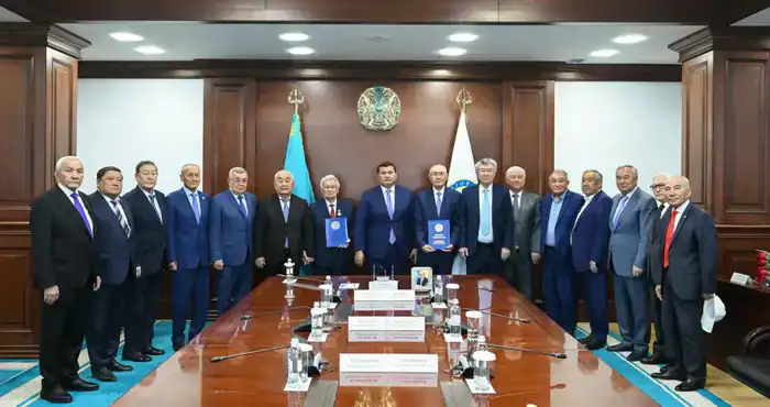 Глава региона поздравил ветеранов труда с юбилеями (10)