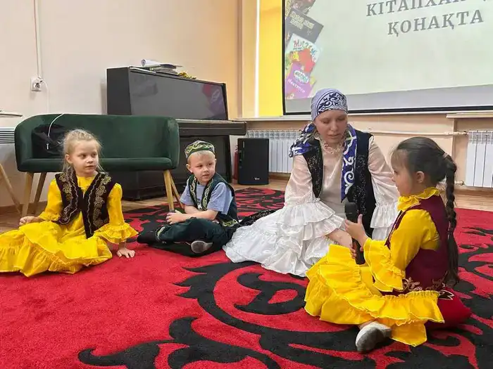 В библиотеке Караганды стартовали встречи детей с казахстанскими издателями (5)