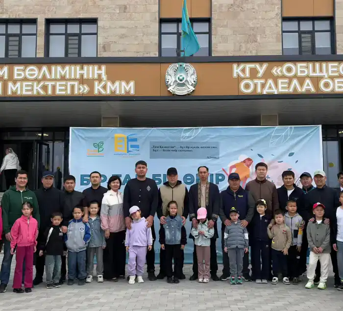 Международная акция по озеленению в Туркестане: родители и ученики высаживают деревья в рамках экологической инициативы