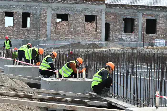 В Жетісу укрепляется берег озера Алаколь и строится канализационные очистные сооружения (4)