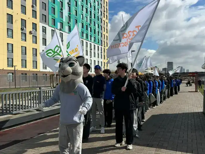 «Таза Қазақстан»: тонны мусора убрала столичная молодежь на набережной Есиля (8)